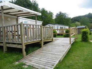 Modern mobile home in Paleyrac with shared pool
