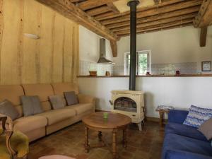 Maison de vacances Modernised detached half timbered house on the estate of a 16th century castle  72110 Saint-Aignan Pays de la Loire