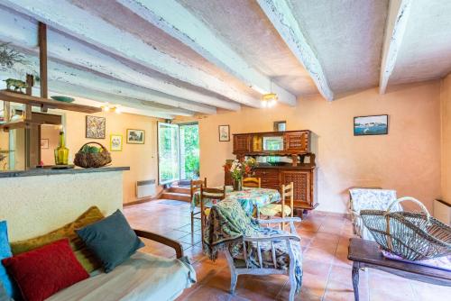 Moments d exception dans cette maison entouree de verdure