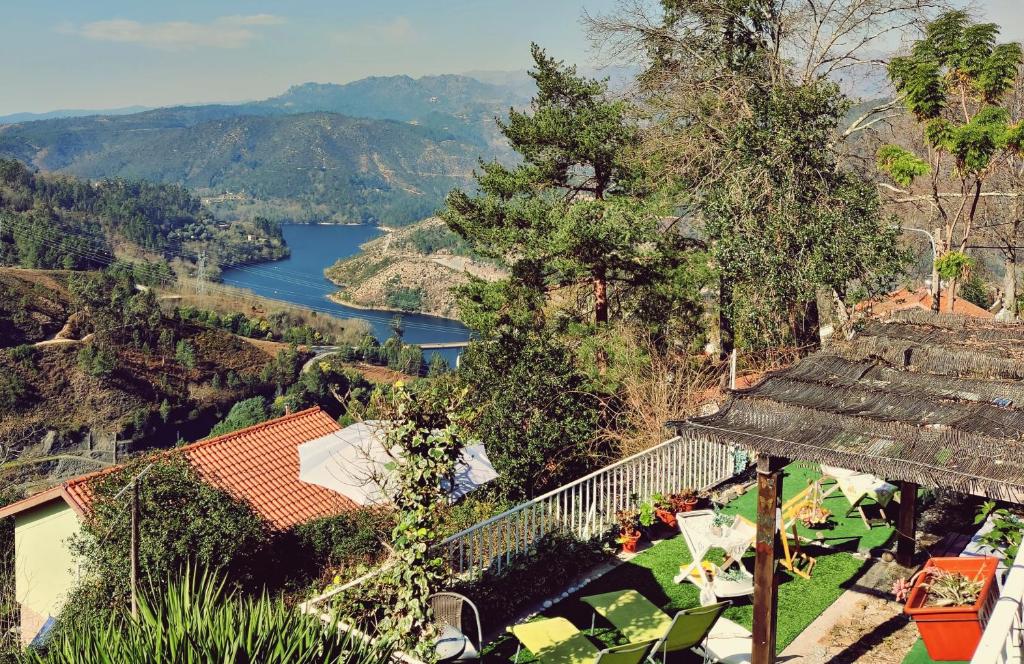 Monteiro's Gerês Countryhouse Beco do Santo, 5, 5470-128 Ferral