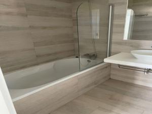 Moradia v1 em Condominio