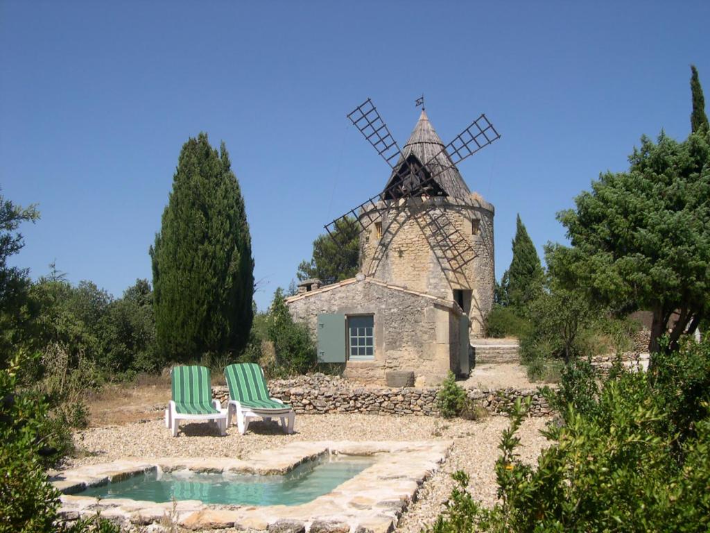 Maison de vacances Moulin de maître Cornille chemin du moulin à vent 30210 Castillon-du-Gard
