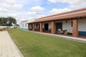 Na Sombra do Alentejo - Monte Azul