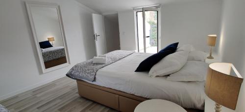 Nazaré Historic Beach House-1 minute to the beach