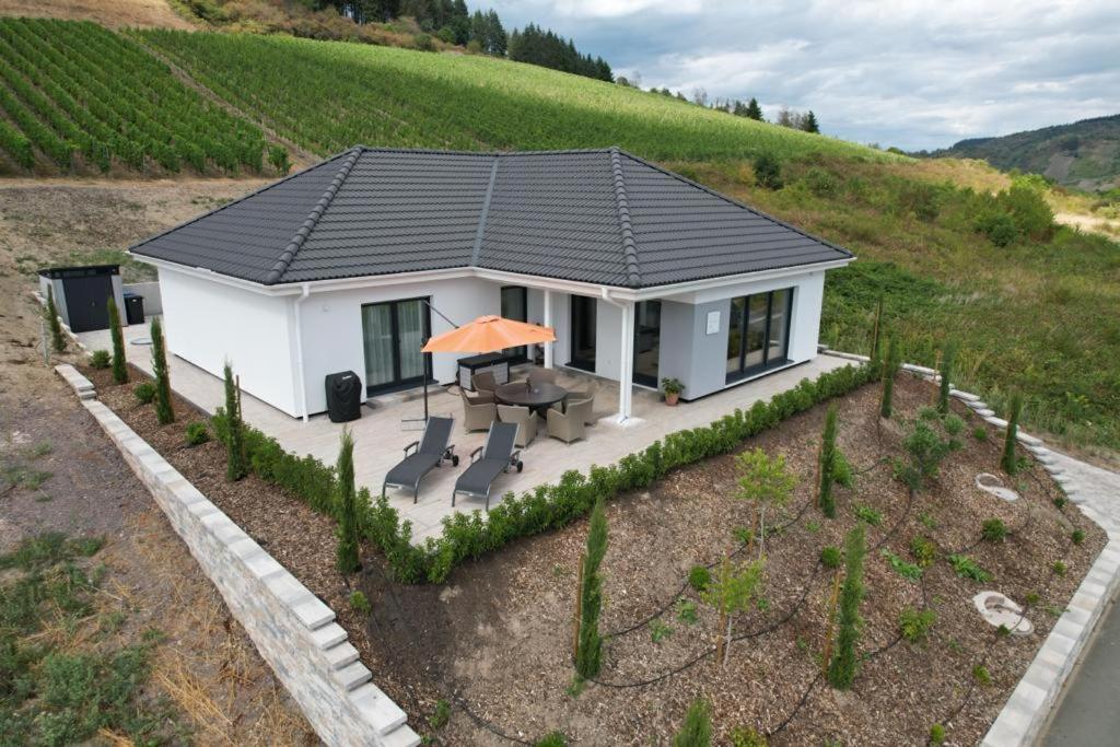 Maison de vacances NEU - Premium-Ferienhaus MOSEL-SONNE Burgunderstraße 7 56841 Traben-Trarbach