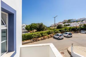 Newly renovated 2 bedroom townhouse - close to Salema Beach