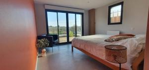 Nice and peaceful 170m with pool and garden