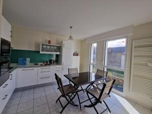 Maison de vacances Nice apartment 50m from the beach with balcony and parking, Pléneuf-Val-André  22370 Pléneuf-Val-André Bretagne