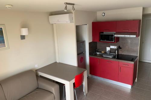 Nice Apartment With Garden Terrace View And Pool