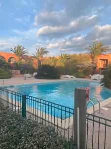 Maison de vacances Nice Apartment With Garden Terrace View And Pool 3 Avenue du Passeur Challies 34300 Le Cap d\'Agde Languedoc-Roussillon