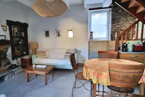 Nice haven of peace near the sea and the center