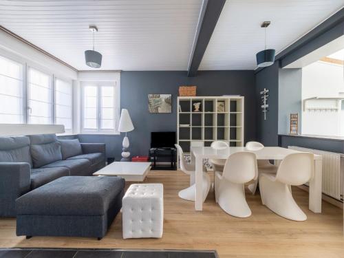 Nice holiday home in Audinghen with garden