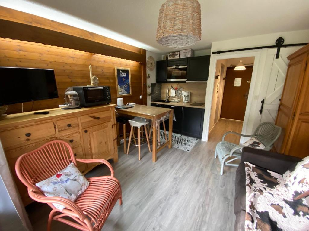 Nice holiday home in Hambye with parking 50450 Hambye