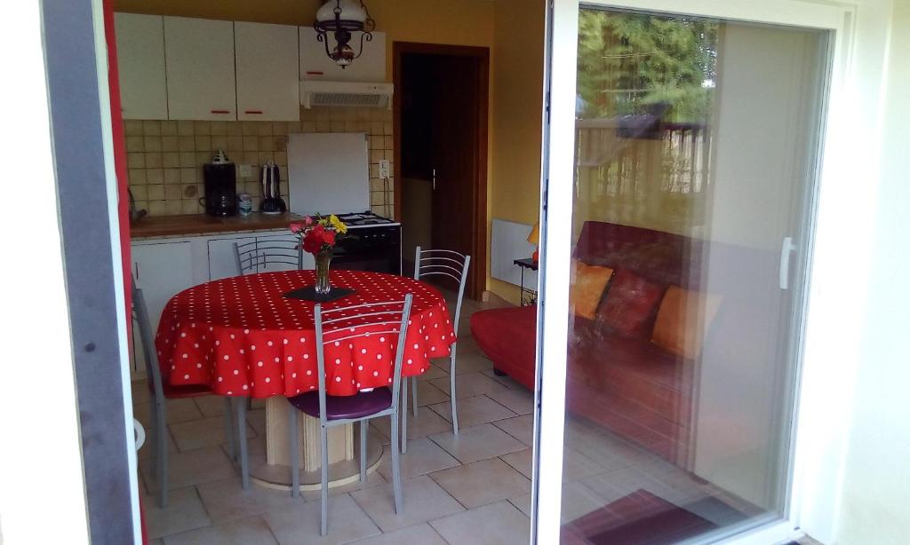Nice holiday home in Provence-Alpes-Côte d'Azur with pool