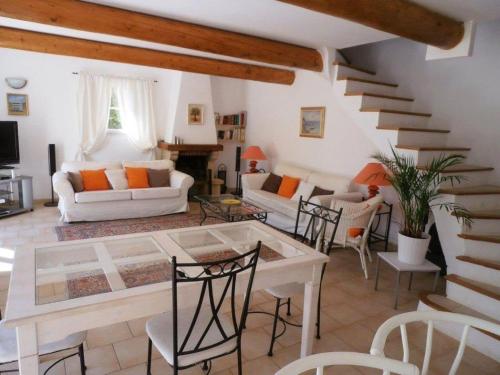 Nice holiday home in Saint Maurice sur Eygues with garden