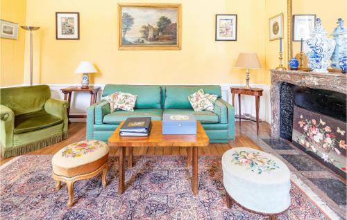 Nice home in Allonne with 10 Bedrooms and WiFi