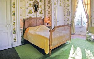 Nice home in Allonne with 10 Bedrooms and WiFi