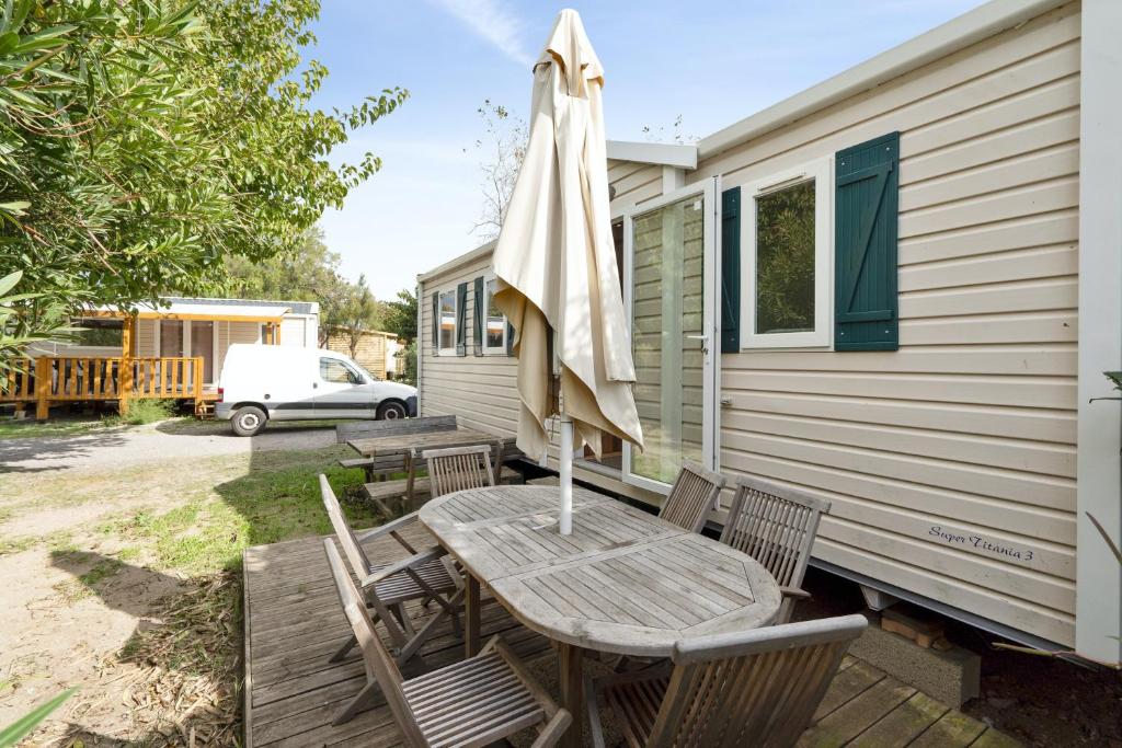 Nice home in Am Salzhaff with 2 Bedrooms and WiFi