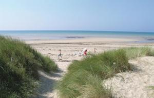 Nice home in Anneville sur Mer with 2 Bedrooms