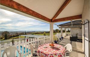 Nice home in Arnaud-Guilhem with 3 Bedrooms, WiFi and Private swimming pool