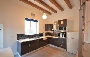 Nice home in Aubas with 2 Bedrooms, WiFi and Outdoor swimming pool