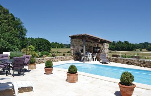 Nice home in Augignac with 3 Bedrooms, Private swimming pool and Outdoor swimming pool