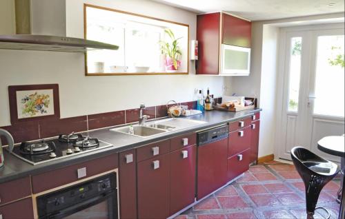 Nice home in Augignac with 3 Bedrooms, Private swimming pool and Outdoor swimming pool