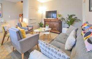Nice home in Aurseulles with 3 Bedrooms and WiFi