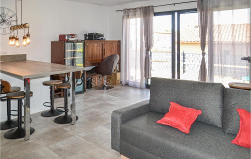 Nice home in Beaulieu with WiFi, Outdoor swimming pool and Swimming pool