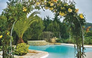 Nice home in Boulbon with 3 Bedrooms, WiFi and Outdoor swimming pool