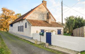 Nice home in Brigueil-le-Chantre with Outdoor swimming pool, 5 Bedrooms and WiFi