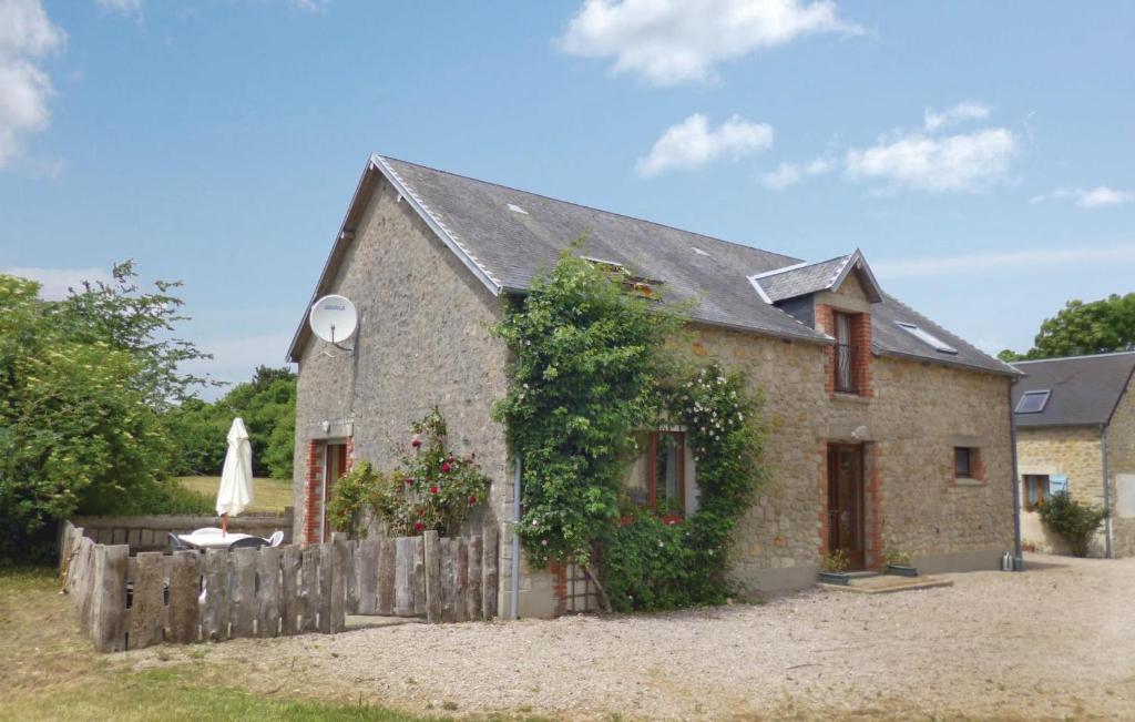 Nice home in Brucheville with 3 Bedrooms and WiFi , 50480 Brucheville