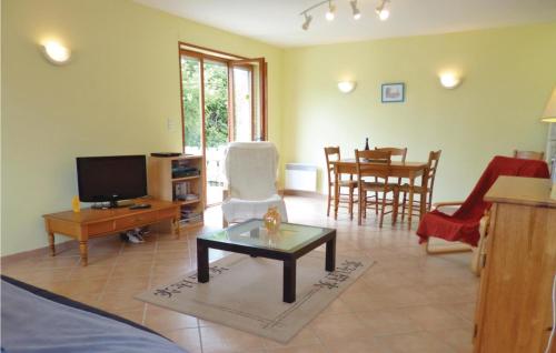 Nice home in Brucheville with 3 Bedrooms and WiFi