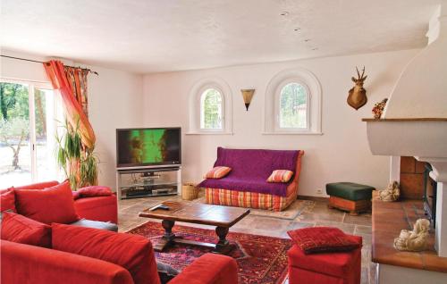 Nice home in Callian with WiFi, Private swimming pool and Outdoor swimming pool