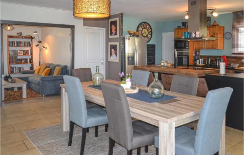Nice home in Campagnan with WiFi, Private swimming pool and Outdoor swimming pool