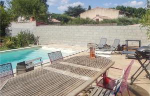 Nice home in Cazouls dHerault with 5 Bedrooms, WiFi and Outdoor swimming pool