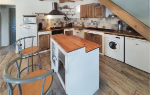 Nice home in Cazouls-ls-Bziers with 3 Bedrooms and WiFi