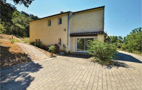 Nice home in Chamaret with 3 Bedrooms and WiFi