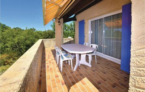 Nice home in Chamaret with 3 Bedrooms and WiFi
