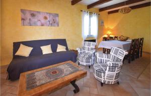 Nice home in Chamaret with 3 Bedrooms and WiFi