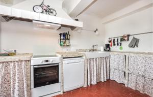 Nice home in Claviers with 2 Bedrooms and WiFi