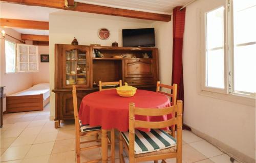 Nice home in Crillon Le Brave with 1 Bedrooms, WiFi and Outdoor swimming pool