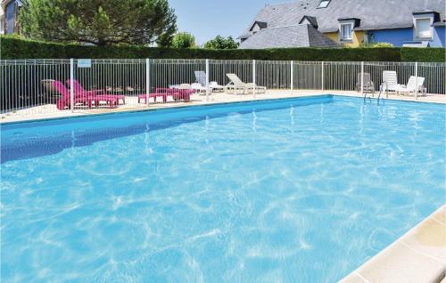 Nice home in Dives sur Mer with 2 Bedrooms and WiFi