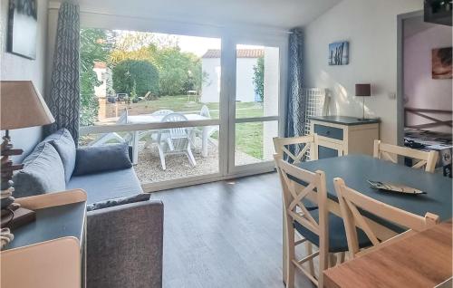 Nice home in Dolus-dOlron with Outdoor swimming pool, Sauna and 2 Bedrooms