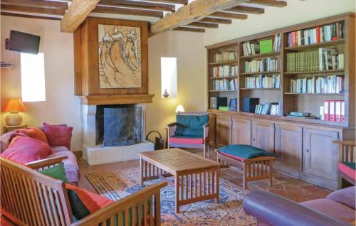 Nice home in Domfront en Champagne with WiFi, Outdoor swimming pool and Heated swimming pool