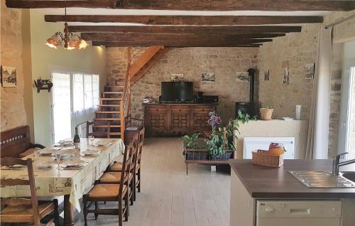 Nice home in Elliant with 3 Bedrooms, Private swimming pool and Indoor swimming pool