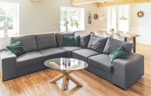 Nice home in Emmelsbll-Horsbll with WiFi and 3 Bedrooms