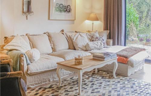Nice home in Etagnac with 3 Bedrooms, WiFi and Outdoor swimming pool