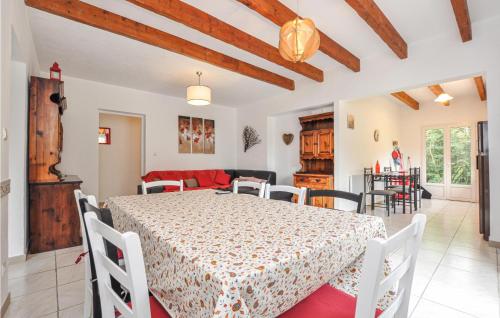 Nice home in Fayence with 3 Bedrooms and WiFi