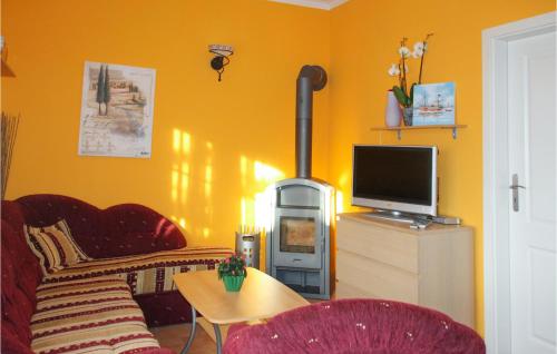 Nice home in Fuhlendorf with 2 Bedrooms and WiFi